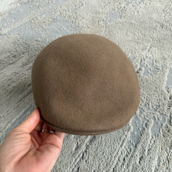 Kangol Other - Vintage Kangol hat Brown felt Wool Beret newsboy cap tan large XL Britain